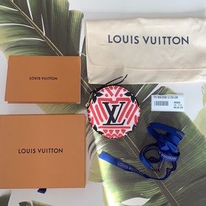 *SOLD* Louis Vuitton Crafty Round Coin Purse 🎋
